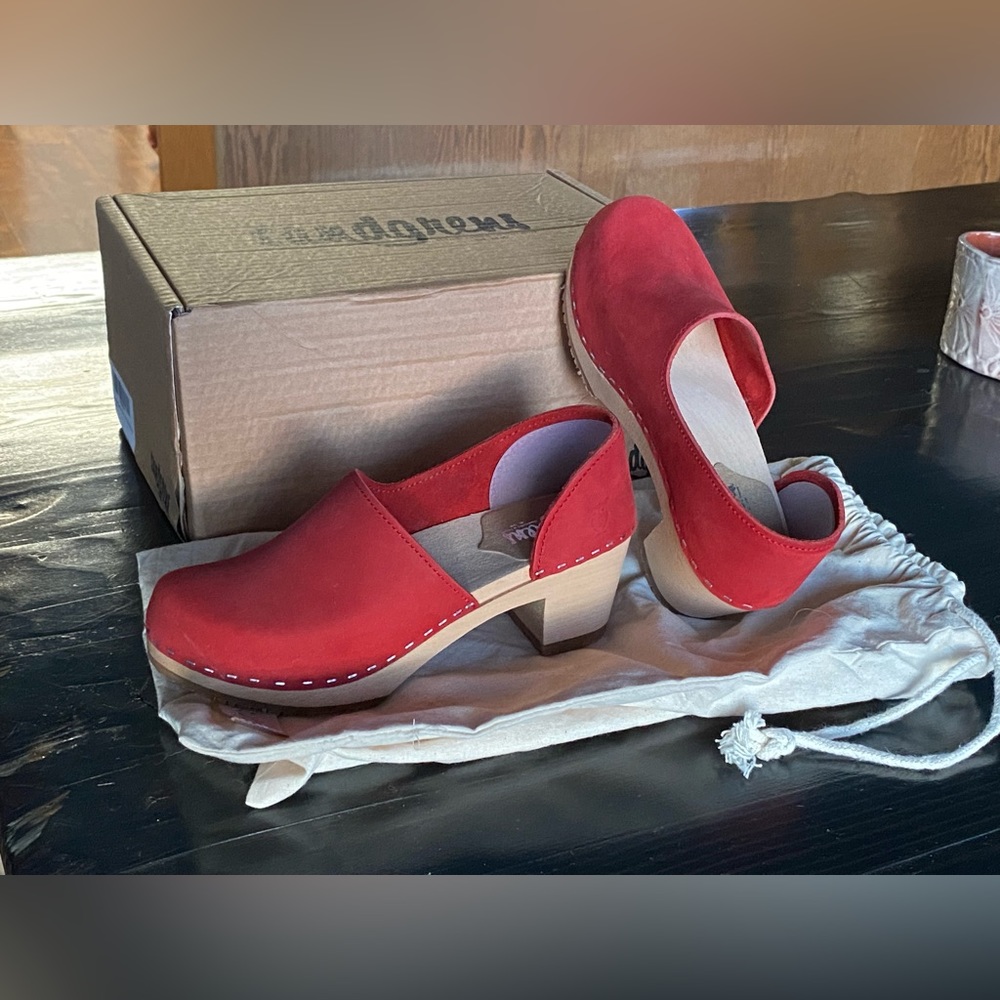 NWT Sandgren’s Brett Red Suede Clogs size 37 - Picture 9 of 14